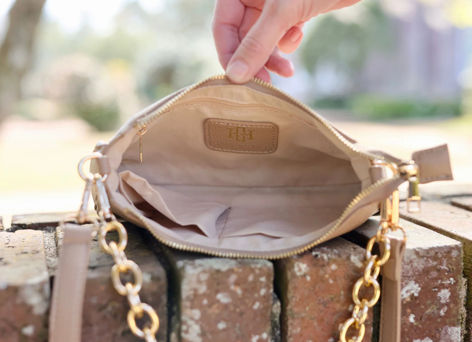 Joan Crossbody