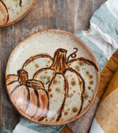 Round Salad Plate w/ Pumpkins - Brioche